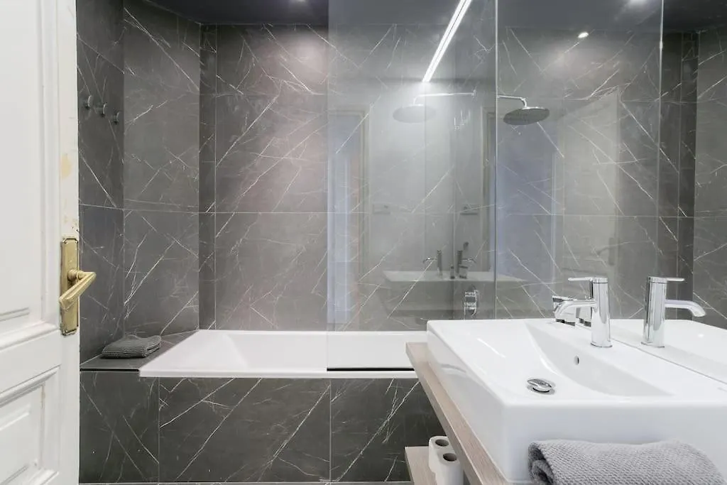 Canela Homes Barcelona Casa Serra 0*,